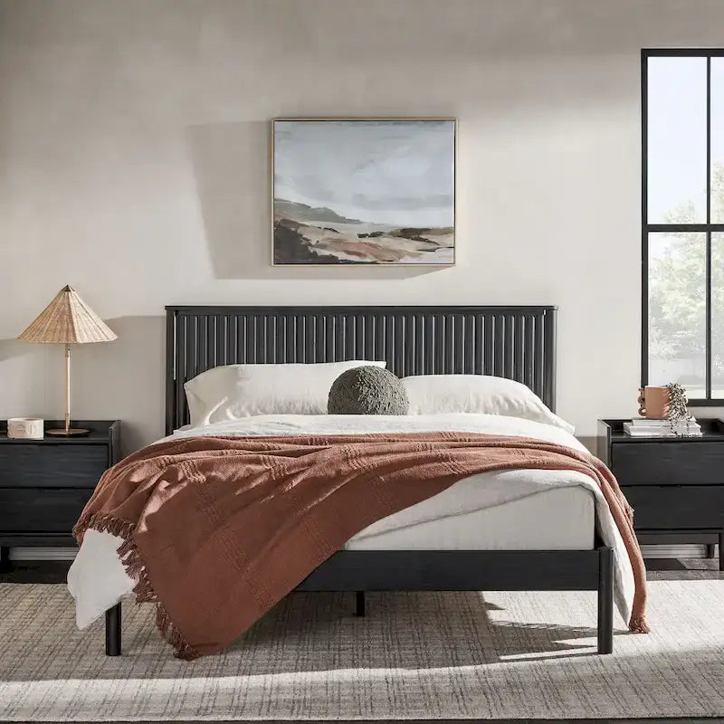 Lit Queen en bois massif de style transitionnel