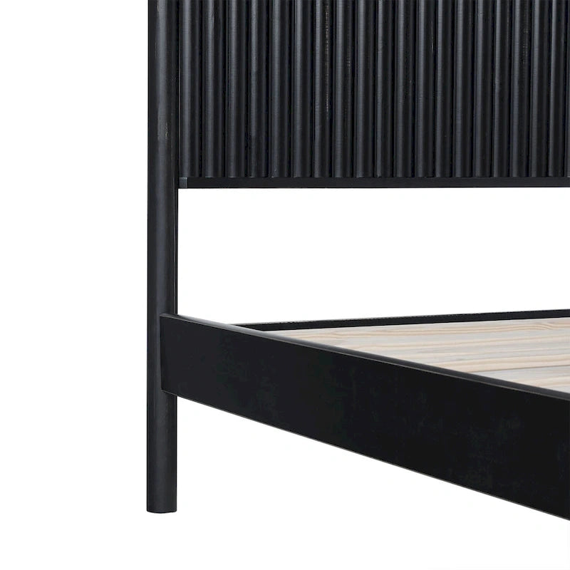 Lit Queen en bois massif de style transitionnel