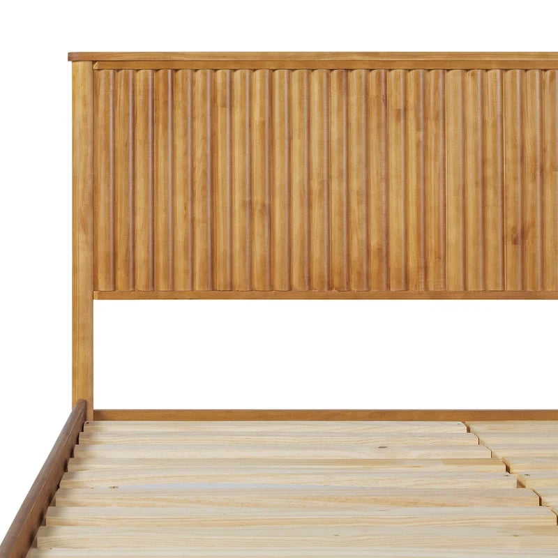 Lit Queen en bois massif de style transitionnel